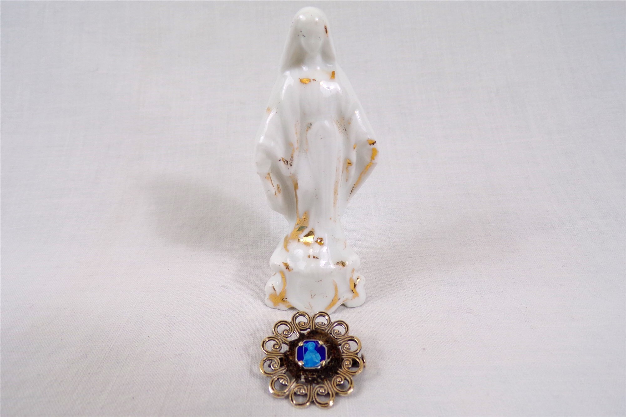 Vierge en Porcelaine de Paris et Broche Religieuse, Décoration Religieuse Catholique, Vintage France