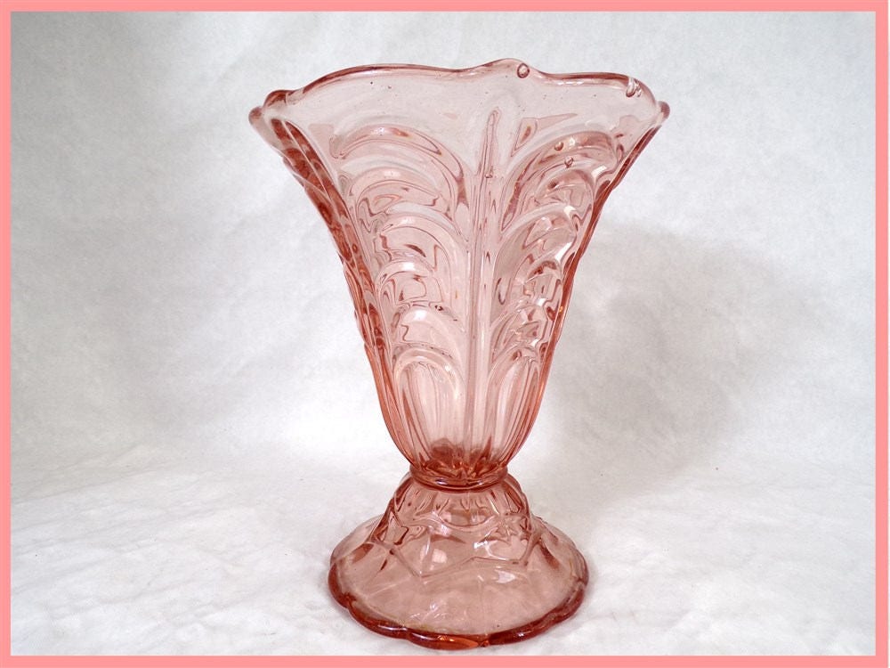 Vase Vintage en Verre Rose Taillé Shabby Chic Décoration France Vintagefr Idée Cadeau de Noël