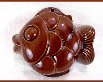 Moule à gateaux vintage en forme de poisson en céramique vernissée cuisine vintage France vintagefr gateau de pâques