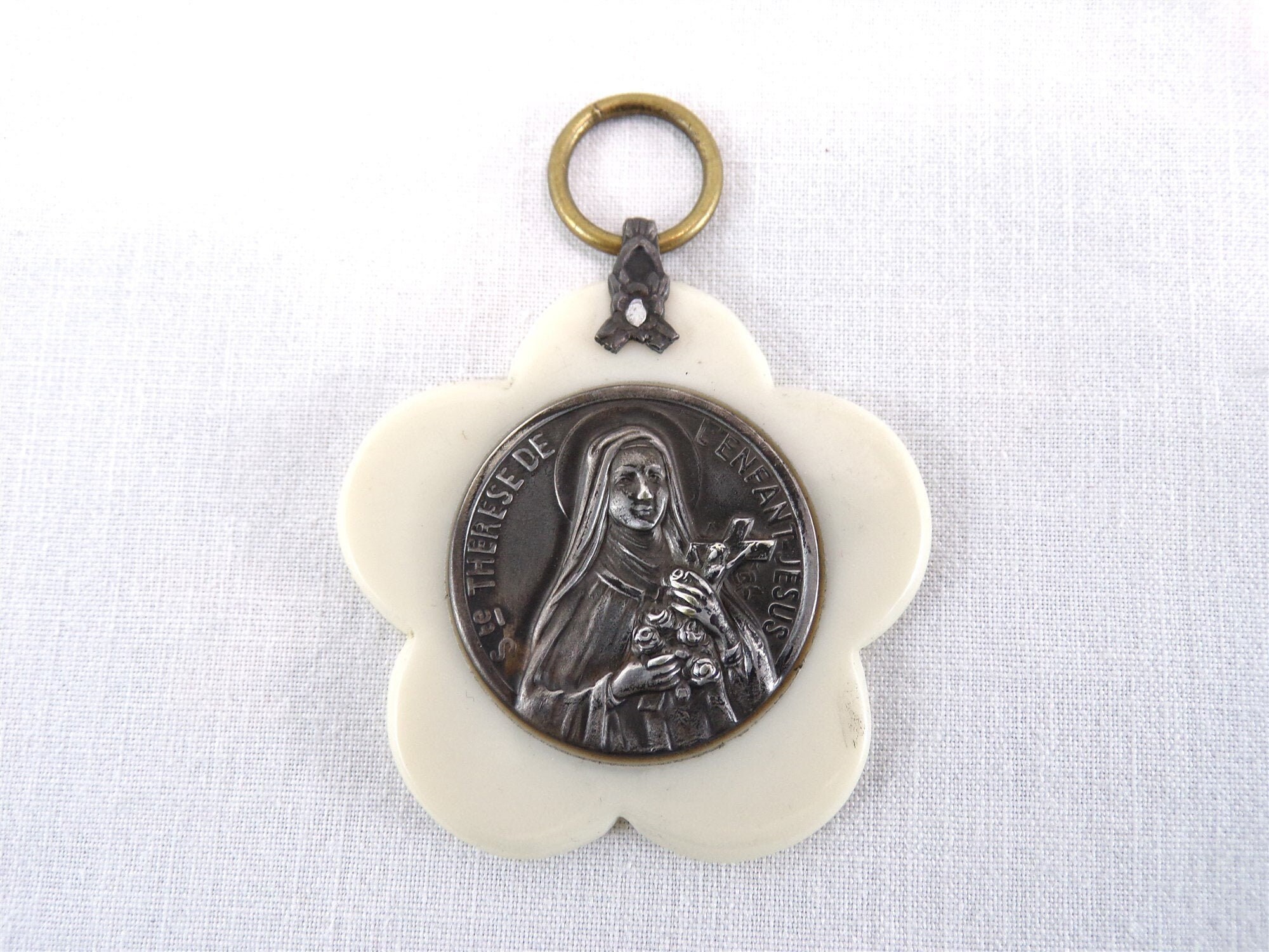 Pendentif Vintage Médaille de Berceau Sainte Thérèse L'enfant Jésus, Objet Dévotion, France, Religio
