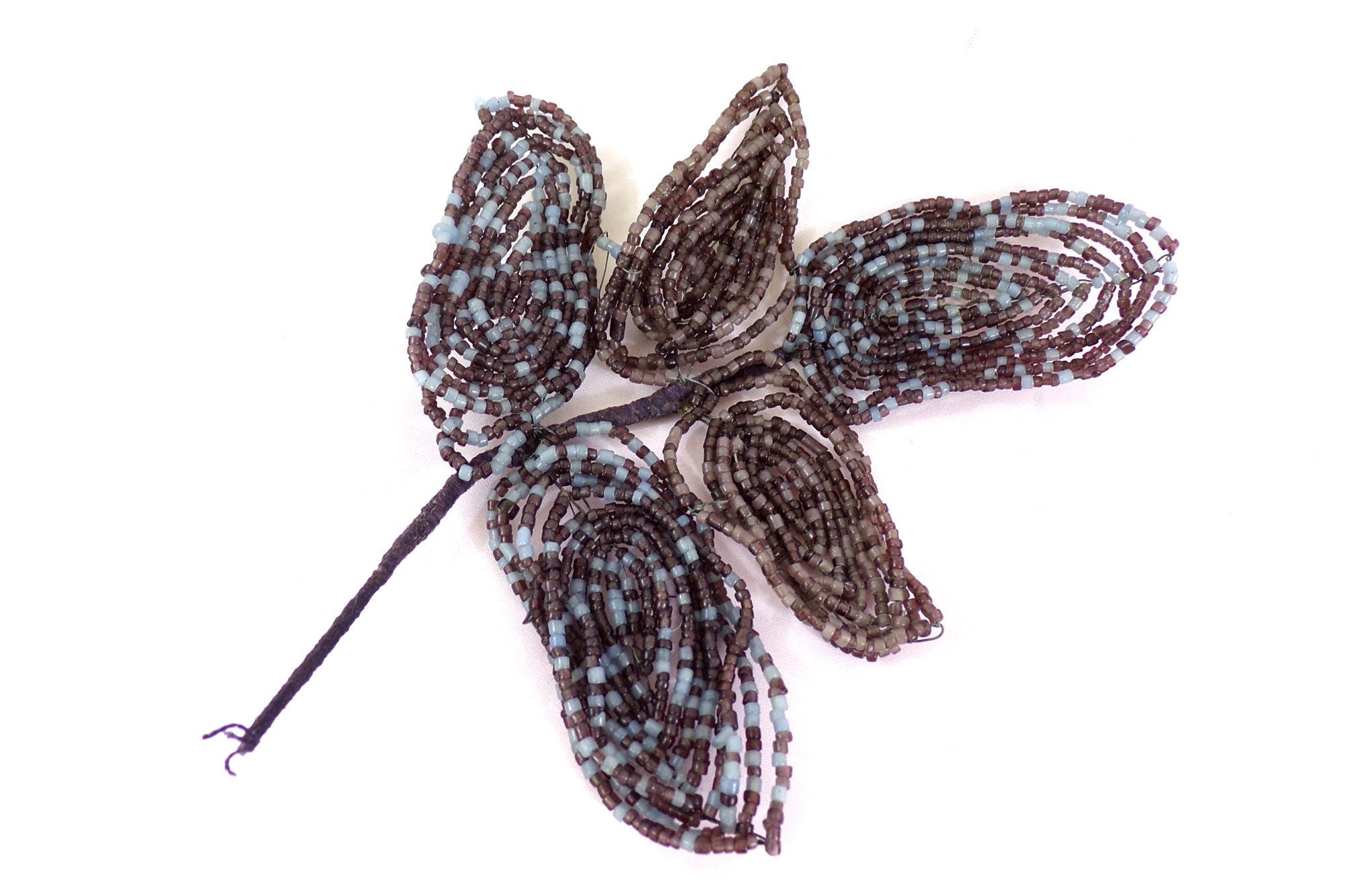 Branche de Feuilles Perlées Anciennes, Fait Main, Structure Fil Fer