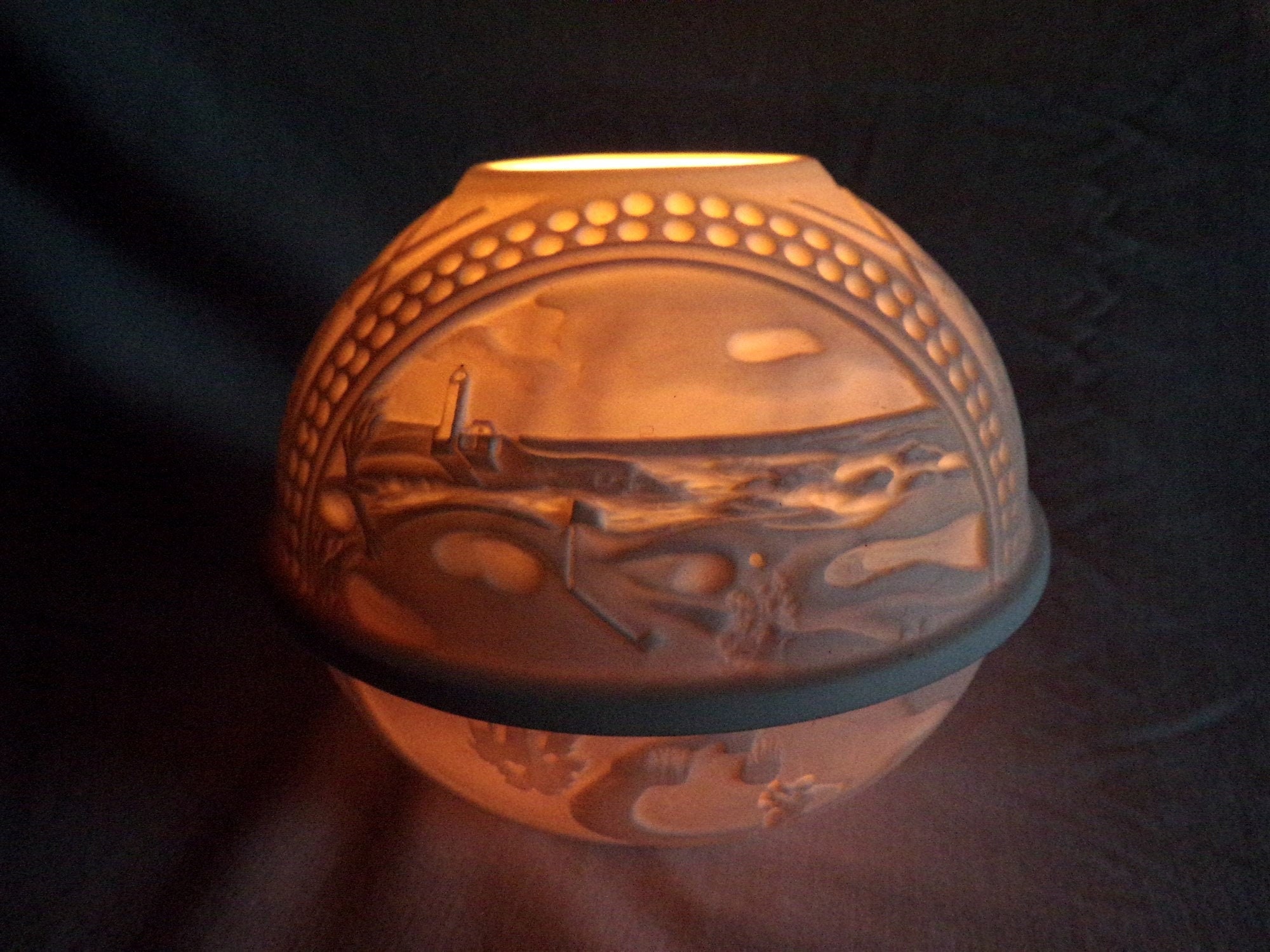 Photophore en Biscuit de Limoges Signé Philippe Deshouilllères, Décor Parcours Golf et Golfeur, Cade