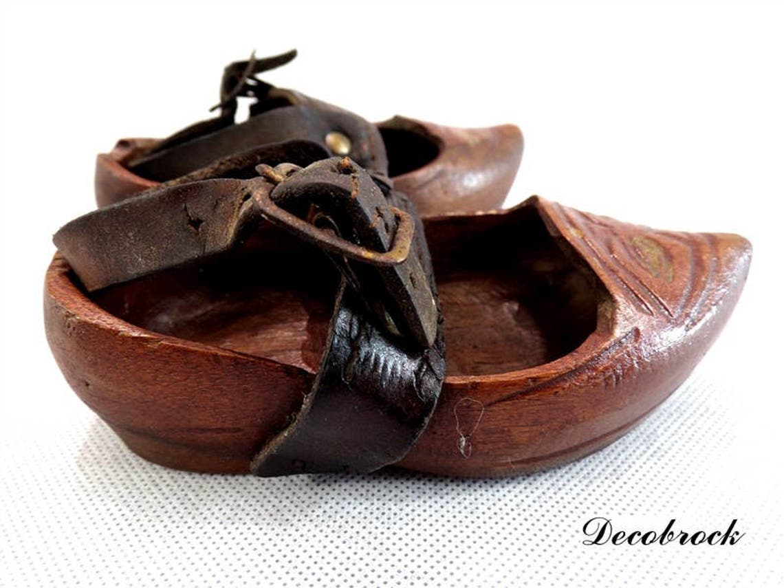 Paire de sabots vintage enfant bois sculpté et cuir art - Etsy France