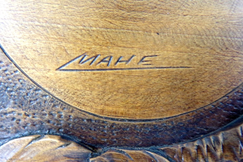 beautiful gift idea Beautiful solid walnut tray hand-carved and signed