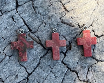 Handgeschnitzte Apfel Koralle Kreuz Kettenanhänger