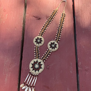 Juniper Berry Seed Navajo Basket Necklace Beige Brown with Shells
