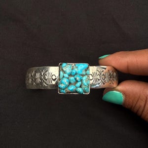 Size 5 1/2&quot; Navajo Handmade Sterling Silver Bracelet with Turquoise