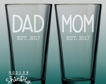 Etch Mom and Dad Established Pint Glasses - Set of Two Pint Glasses - Etched 16oz Pint Glasses - Sandblasted Glass - Couple's Gift