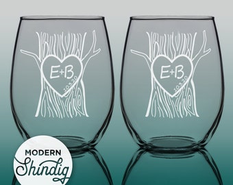 Etch Tree Carving Wedding Glasses, Set of Two Engraved tree with initials and wedding date. Wine Glasses, Pint glasses and Beer Mugs