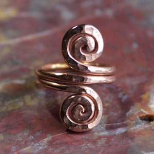 Hand Hammered Copper Ring, Textured Copper Ring, Copper Midi Ring,Healing Copper Ring, Spiral Copper Ring,Minimalist Copper Ring Size 7.5 US