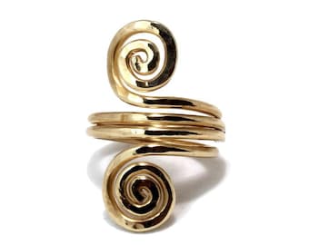 Bague en laiton minimaliste, petite bague midi en laiton, bague en laiton martelée à la main, bague texturée, petite bague en spirale, bague celtique, bague en fil de fer, bague Boho