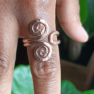 Adjustable Woman&#39;s Copper Ring Hand Hammered Everyday Copper Minimalist Textured Copper Ring for Large Knuckles Due To Arthritis Pain