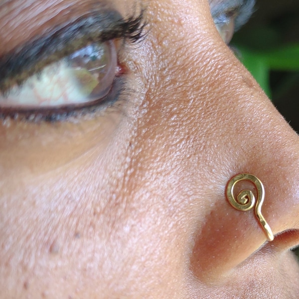 Piercing de nariz de latón macizo, pinza nasal, joyería nasal dorada, piercing de nariz redondo en espiral, joyería corporal, anillo nasal de imitación, piercing de septum.