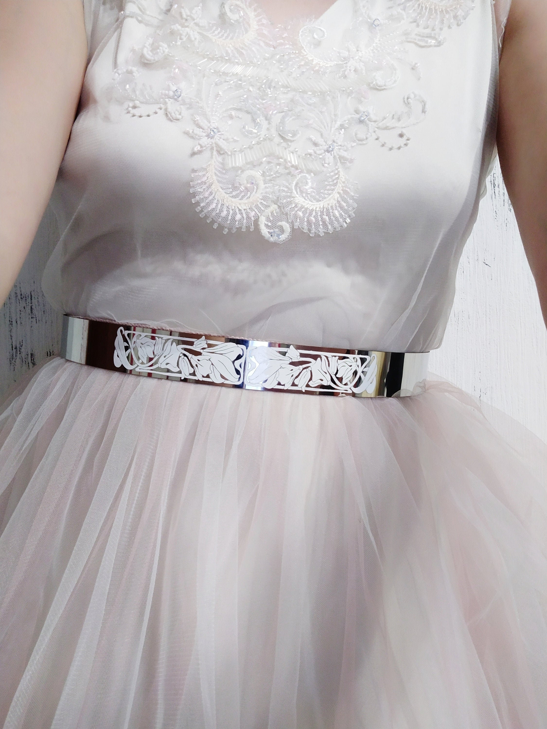 Серебряное Платье С Поясом фото 6