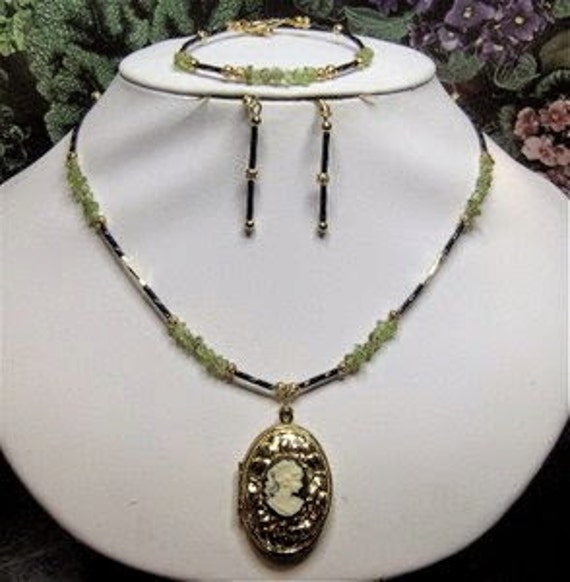 gold black beads lockets
