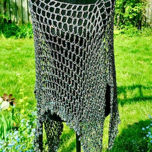 Pärlsnöre Poncho MÖNSTER - Virkad topp MÖNSTER - Storlekar: Small - XL