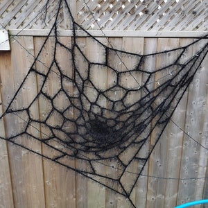 Pelziges Spinnennetz Halloween Dekor, Riese 6 Fuß, 10 &quot;/ 185 cm Schwarze Spinnweben für gruselige Atmosphäre