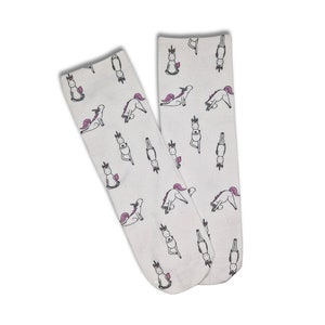 Witzige Socken mit Yoga Einhorn Sneaker Socken Füßlinge mit Einhorn in Yoga Posen weiß bunt kurze Socken