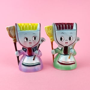 Vintage Anthropomorphic Dust Pan with Broom Girls Salt and Pepper Shaker Set 1950'S Kitschy Retro Collectable Figurine Mid Century Kitsch 3"