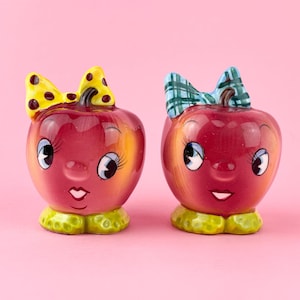 Vintage Coronet Anthropomorphic Apples - Salt and Pepper Shakers Set - Kitschy Fruit - Made in Japan Mid Century Kitsch Figurines - Japan