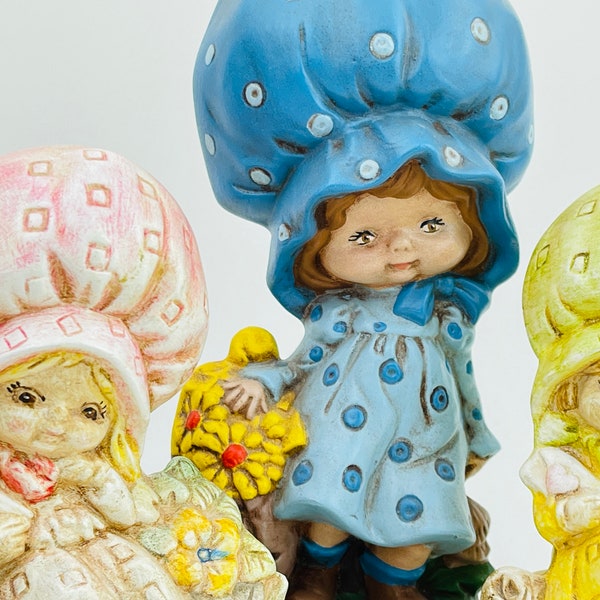 Vtg 1970's Flower Girl in Bonnet Ceramic Figurine, Cute Vintage Kitschy Statue, Holly Hobbie Strawberry Shortcake Collectables Blue, Pink