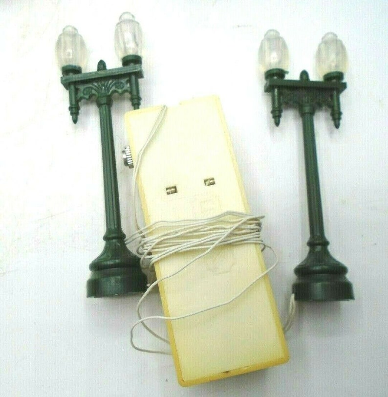 Lemax Street Lamp Set Lot of 7 14 Vintage Village People /& 2 Adapters
