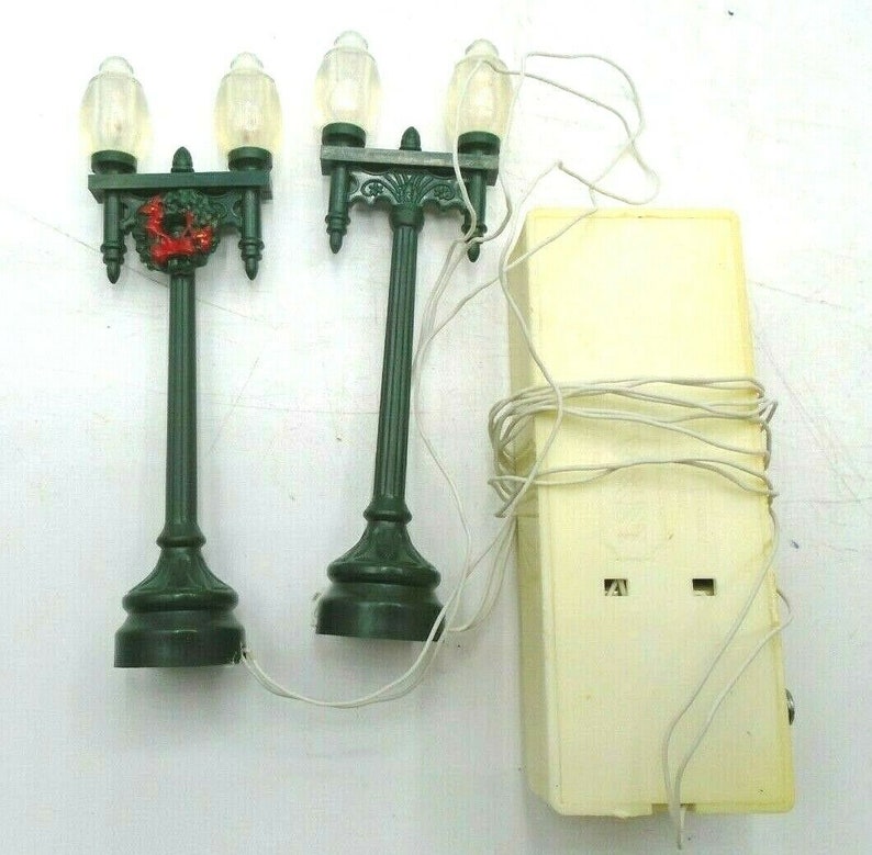 Lemax Street Lamp Set Lot of 7 14 Vintage Village People /& 2 Adapters