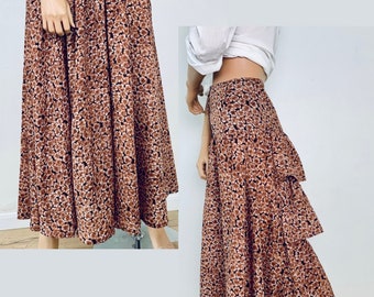 Falda midi única en su tipo con estampado floral de volantes escalonados de estilo country occidental / falda exclusiva de volantes de pradera de vaquera hecha a mano