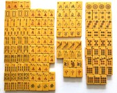 MAHJONG - 1940s - 140 tiles - Butterscotch Bakelite - Vintage - With Case Trays - Incomplete Mahjong Set - Mahjong Collector
