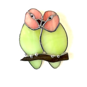 LOVEBIRDS - Suncatcher - Vitraux Tourtereaux - Cadeau de mariage - Cadeau de fiançailles - Ornement de fenêtre - Cadeau de Saint-Valentin - Lovebird Suncatcher