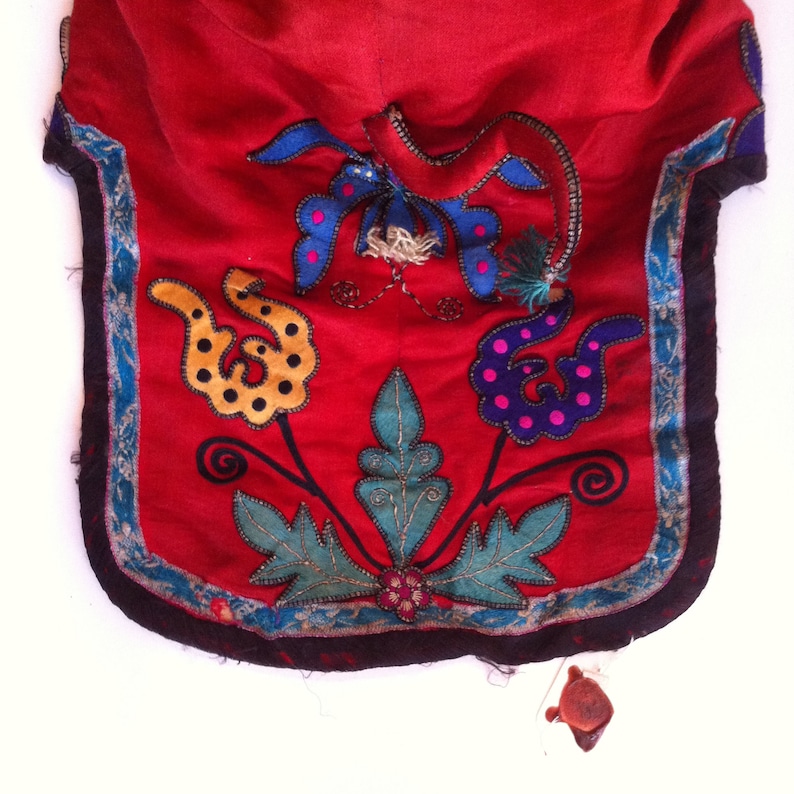 Lunar New Year Chinese Textile Art Early Republican Late Qing Antique Embroidered Silk New Baby Gift Child/'s TIGER Wind Hat