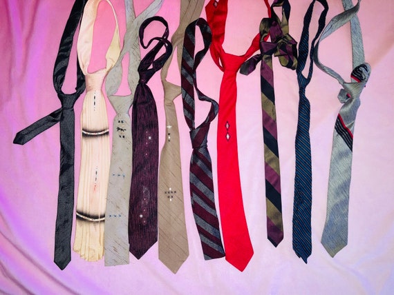 Vintage 60s bow tie & skinny neck tie lot assorte… - image 2