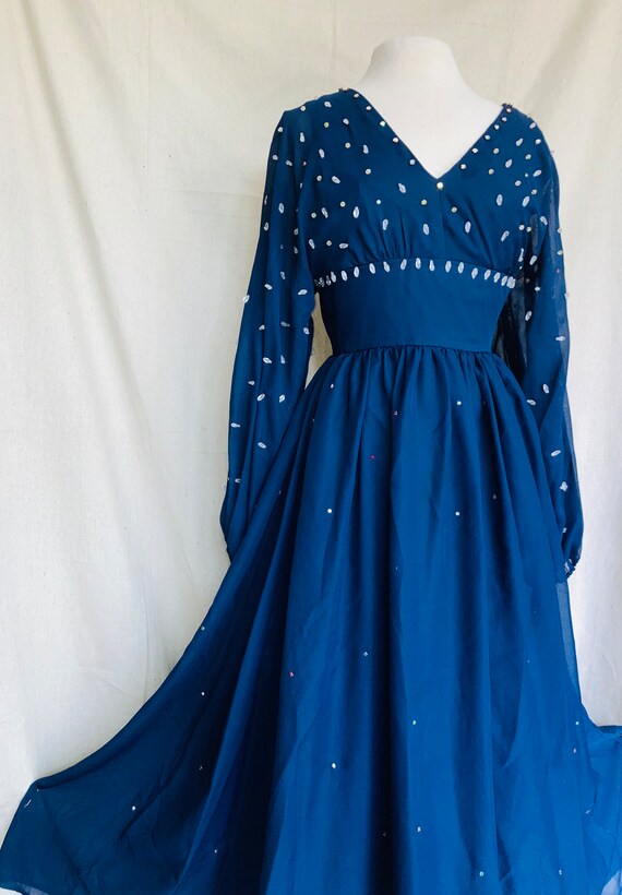 Vintage Navy blue Evening gown adorned with gems.… - image 1