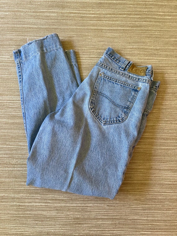 Vintage Lee light weight jeans 35x29 - image 1