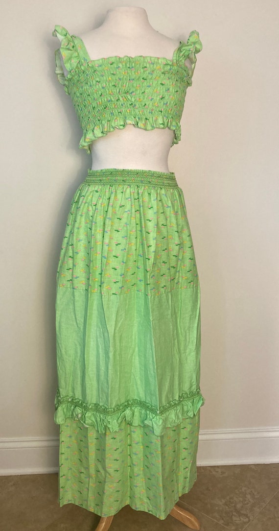1970’s Green cami crop tank top and maxi skirt se