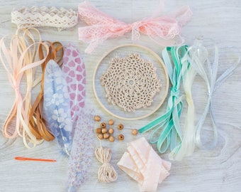 DIY dreamcatcher kit Craft kit do it yourself Dream Catcher Mint Peach Bridesmades Party Birthday party Low Cost Christmas Gift