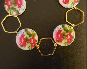 Red Flower Shell and Gold Bracelet
