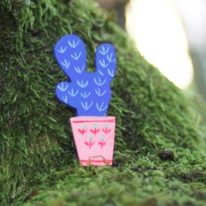 Cactus brooch