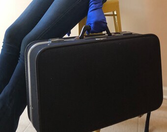 Amelia Earhart Vintage Rolling Wheels Luggage Tweed Navy Blue Good RARE 1960s