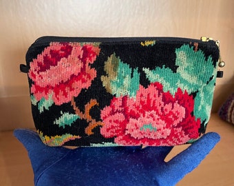 Feiler Made in Germany Vintage 1980s Chinelle Rose Tapestry Cosmetic Makeup Bag