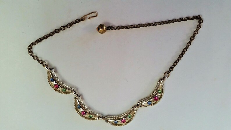 Vintage silver tone leaf necklace /& clip earrings set multi color rhinestones