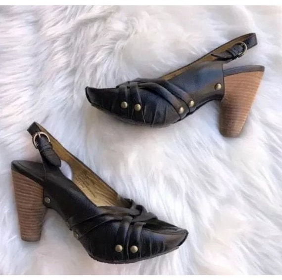 Vintage FRYE Black leather Stud Slingbacks sandals
