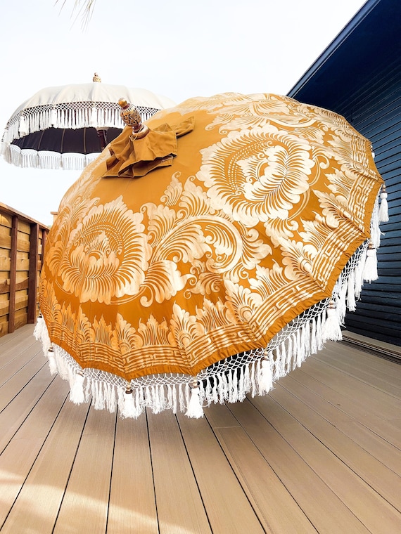 Patio umbrella 2024 with fringe