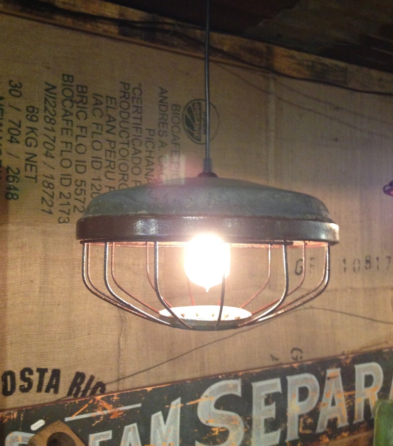 Farmhouse Chicken Feeder Light