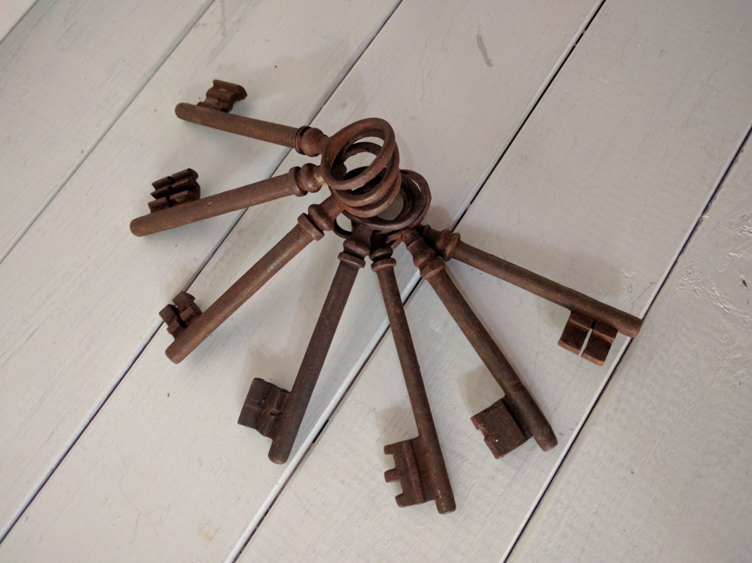 Vintage Skeleton Keys 6 Medium, Rustique Home Decor, Rustic Wedding Favor, Gift, Housewarming Antiqu