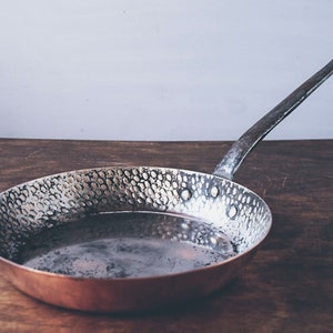 Vintage kopparstekpanna, 25 cm stekpanna på konserver