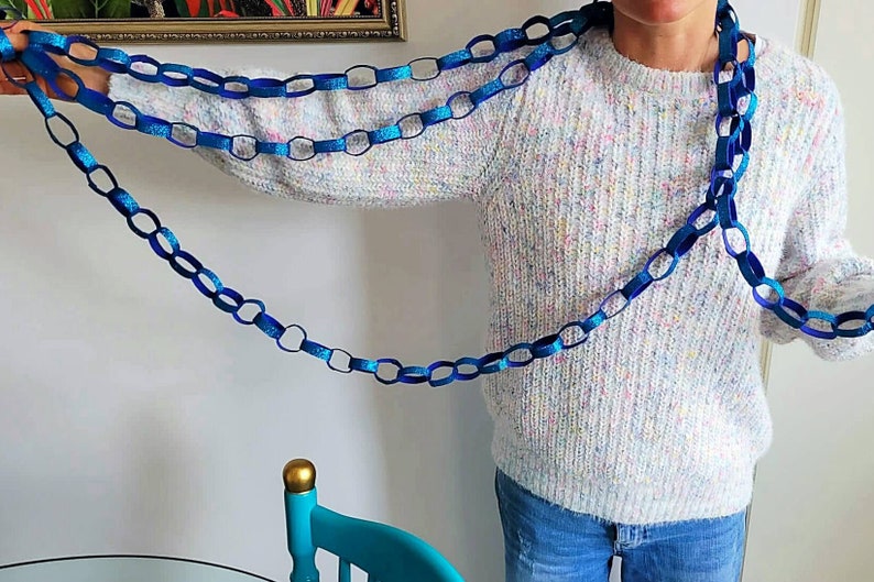 Blue Paper Chain Dark Blue