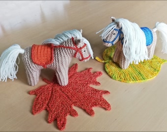 Knitted Waldorf Horse for Horse lovers * Waldorf inspired knitted farm animals