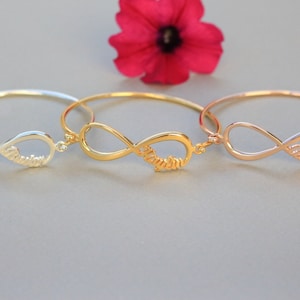 Personalized Infinity Bangle - Eternity Bangle in Sterling Silver - Promise Bangle - Silver Bracelet - Christmas Gift