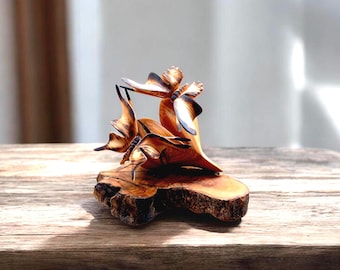 Liebesherz, Liebesskulptur, Schmetterlingsskulptur, Schmetterlingsliebe, Holzskulptur, Holzschnitzerei.